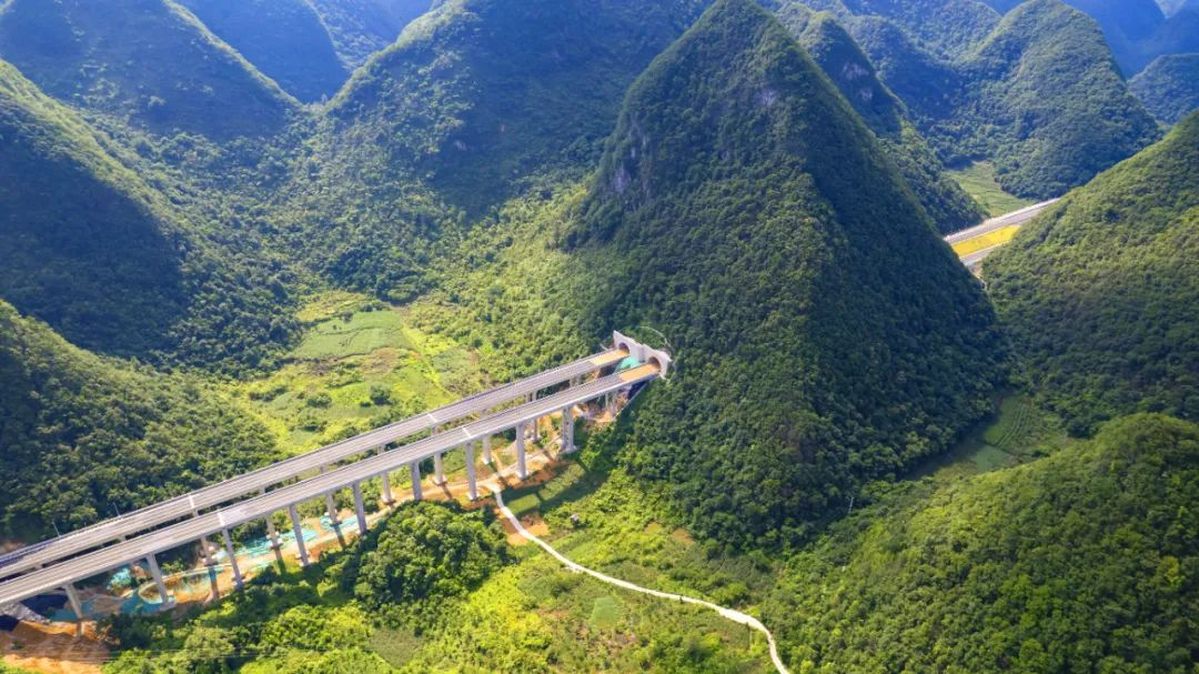 案例|奥博瑞光助力广西平天高速安全通车